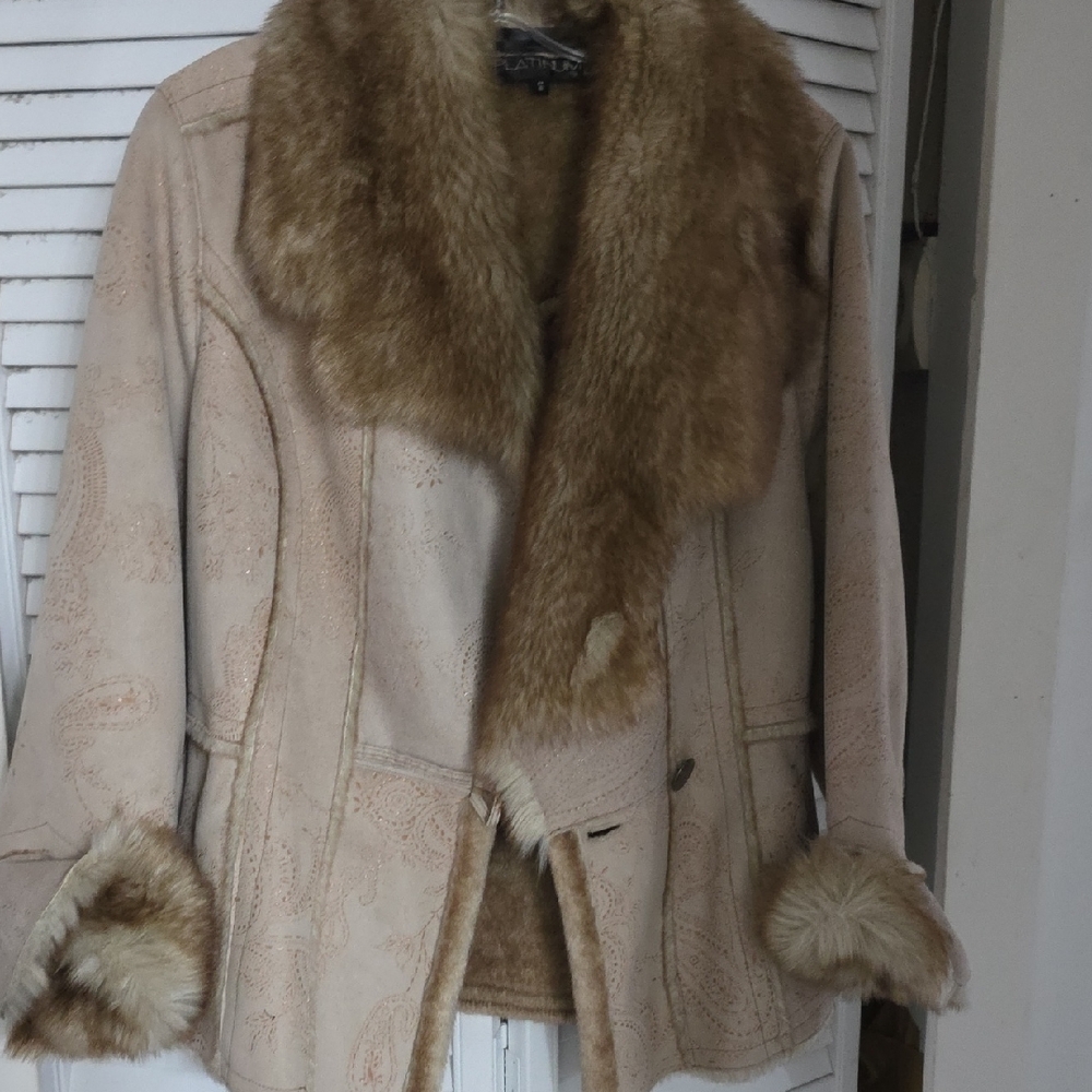 Chic Beige Teddy Jacket with Faux Fur